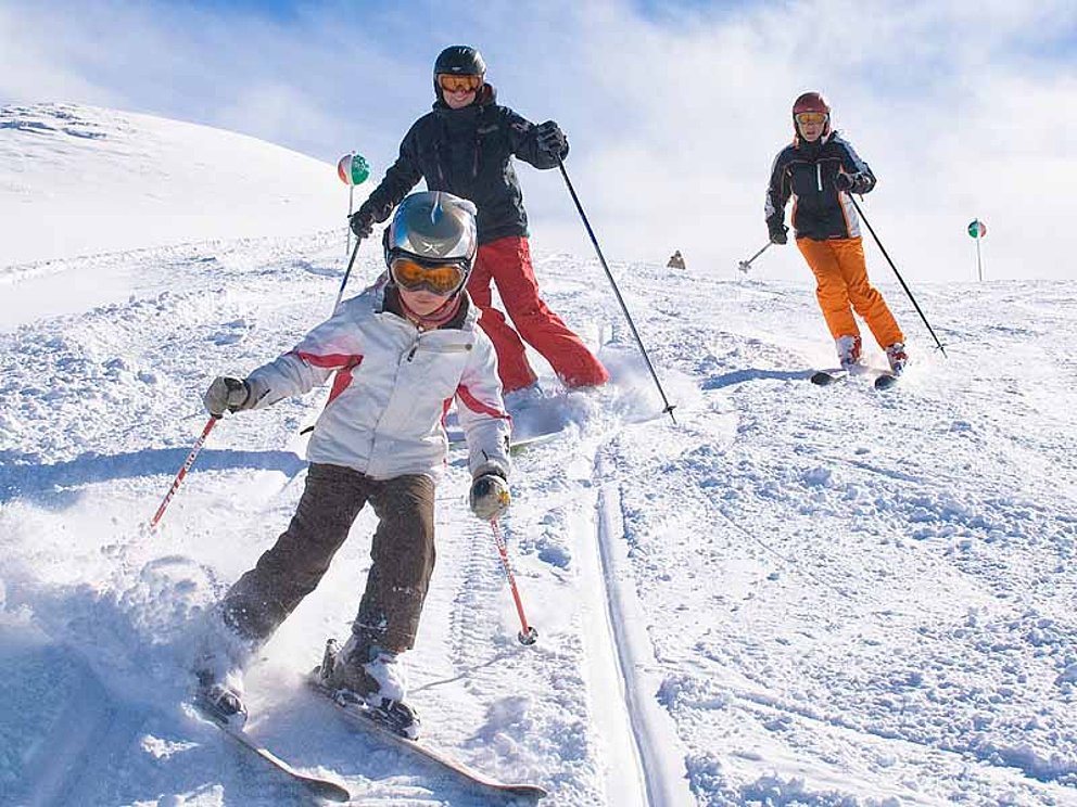 Familienurlaub im Schnee der Skiregion Dachstein West