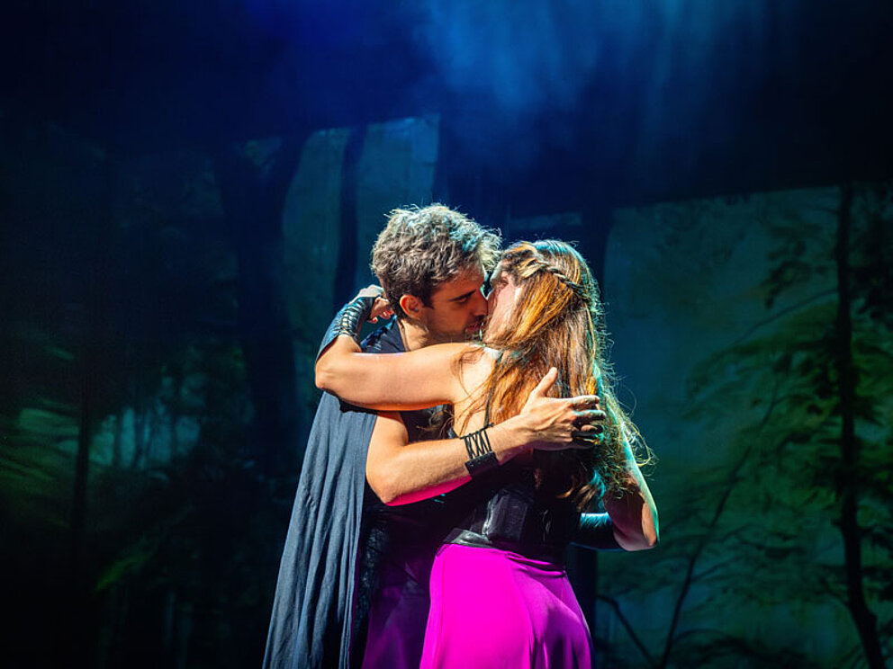Theateraufführung Robin Hood küsst Lady Marian