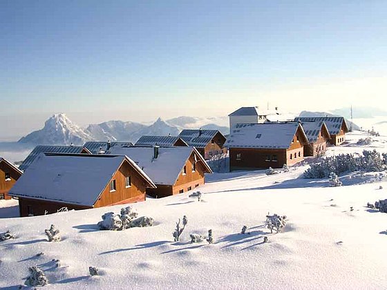 Familiendorf am Feuerkogel schneebedeckt