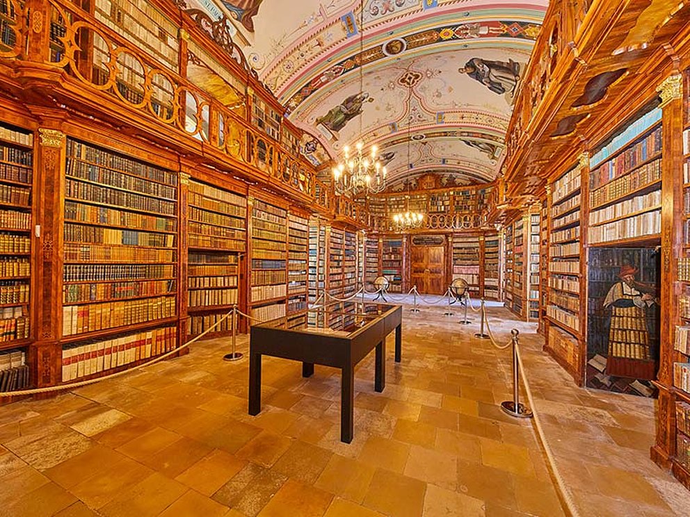 Blick in die historische Stiftsbibliothek von Schlägl
