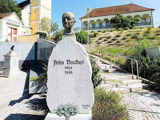 Denkmal von Anton Bruckner in Ansfelden