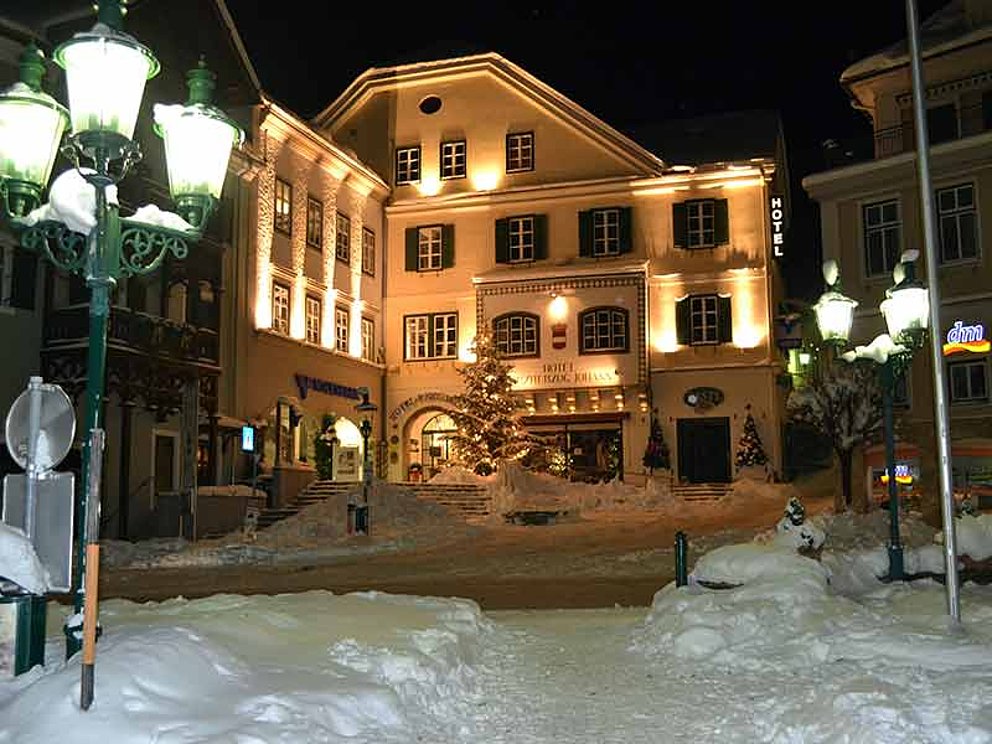 Winterlandschaft im Hotel Erzherzog Johann bei Nacht im Winter