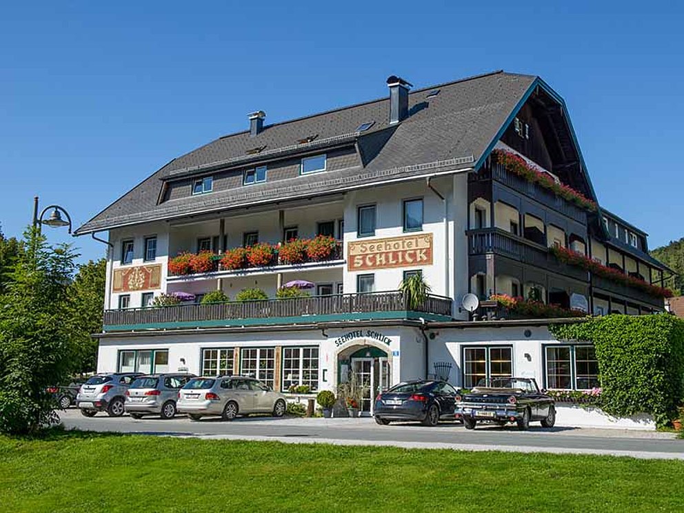 Fronansicht vom Seehotel Schlick in Fuschl am See
