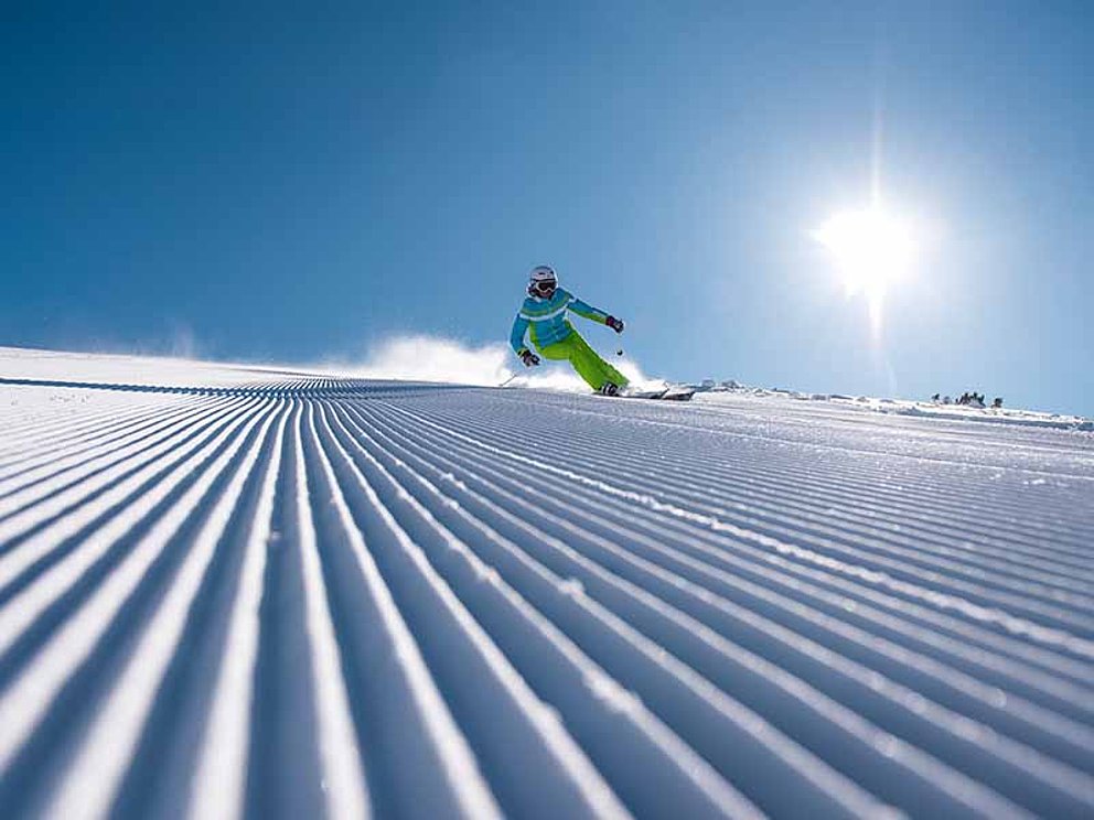 Skifahren auf den perfekt preparierten Pisten des Skigebiets Hinterstoder-Wurzeralm