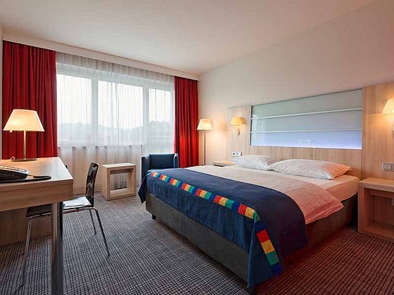 sehr geräumiges Doppelzimmer im Hotel Park Inn by Radisson, Linz