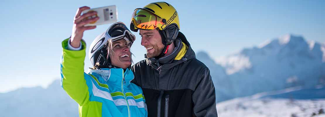 Selfie zweier Skifahrer im Skigebiet Hinterstoder-Wurzeralm