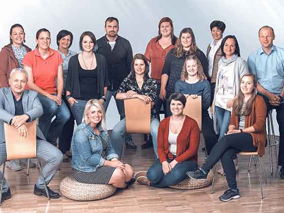 Gruppenfoto der Mitarbeiter der OÖ Touristik GmbH